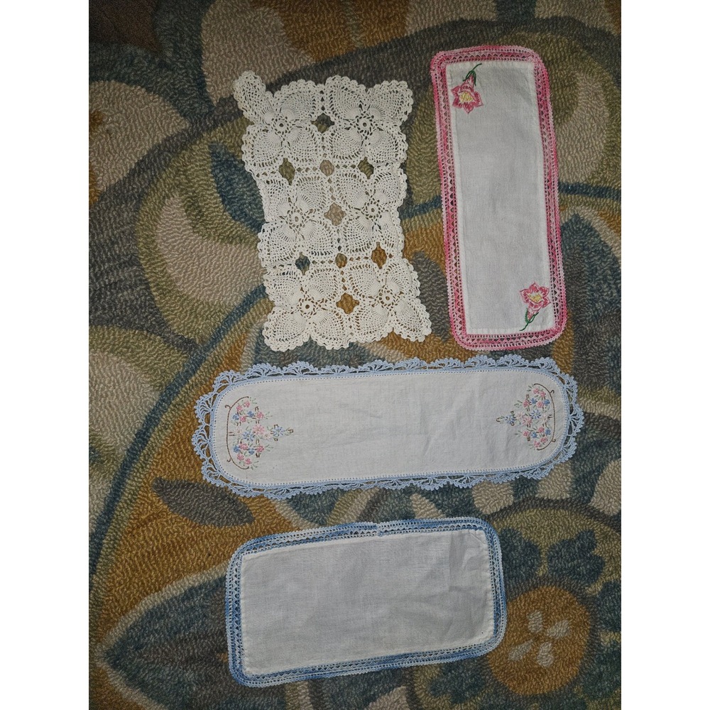 Vintage Crochet Doilies and Embroidered Table Runner Lot 8pc Cream White Floral - Picture 2 of 3